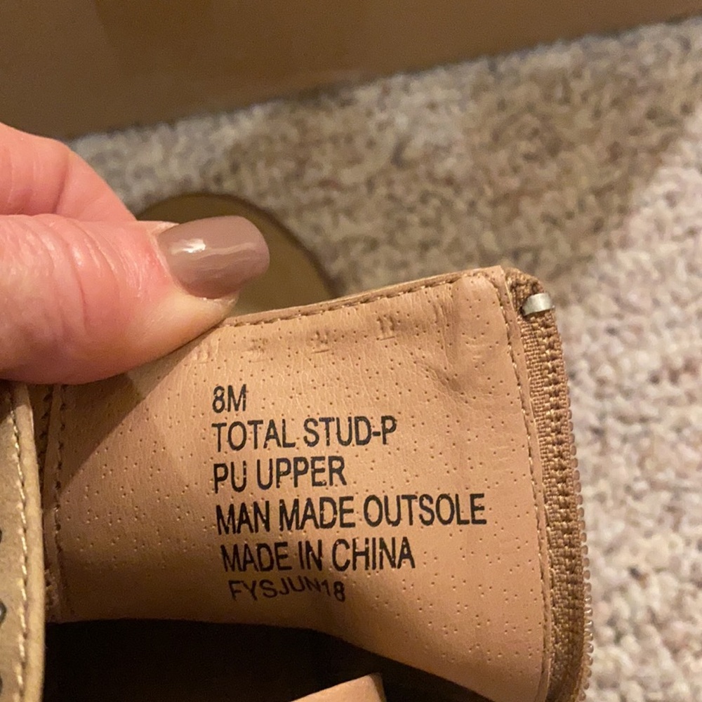 Shade Booties - Picture 5 of 6